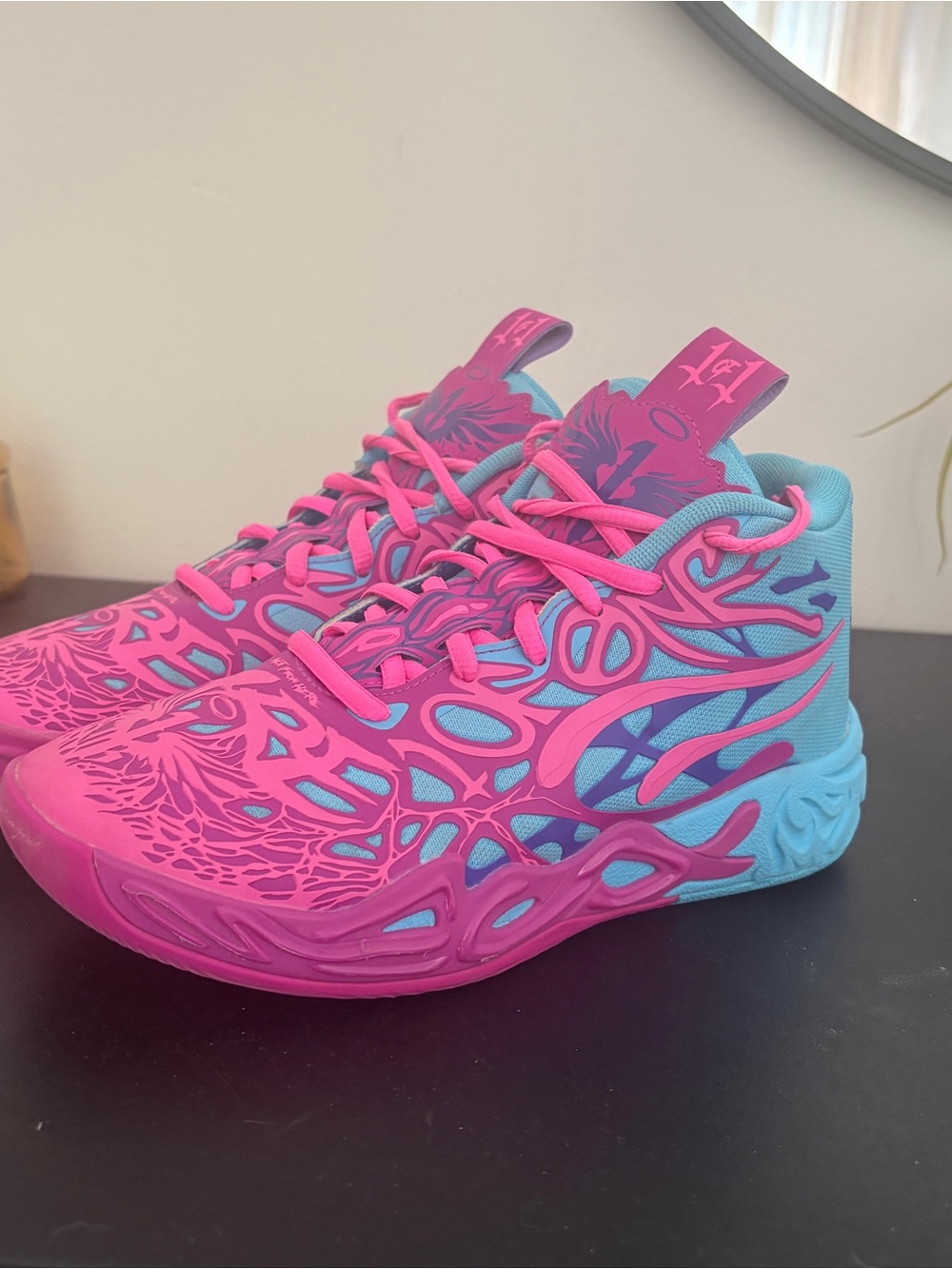 Boys Size 5 PUMA LaMelo Ball- MB.04 'Hugo The Hornet' Shoes